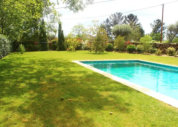 Quinta Da Lapa Do Gato Mesquitela